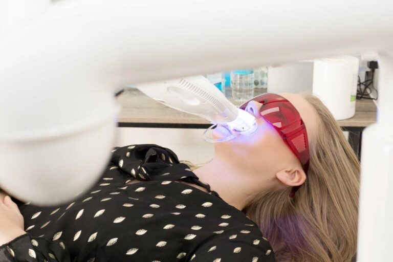 Diş Beyazlatma (Bleaching) Tedavisi